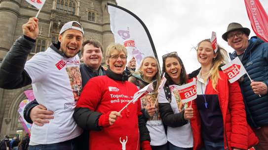 Cheerleaders at London Marathon